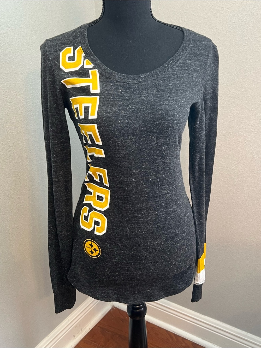 Nike NFL Long-Sleeve Steelers Vertical Logo Tee Size S
